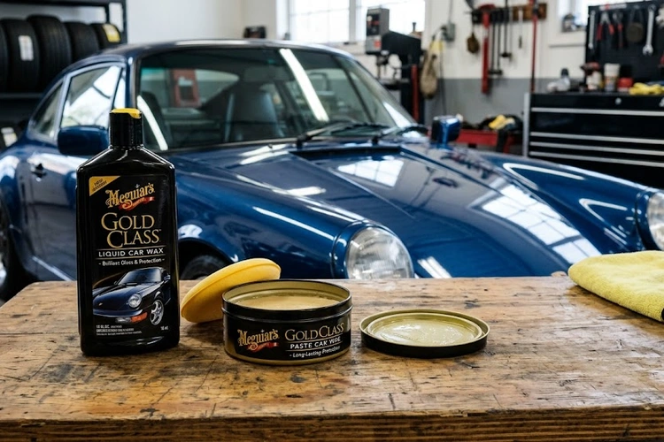 liquid wax vs paste wax car side by side comparison on automotive paint